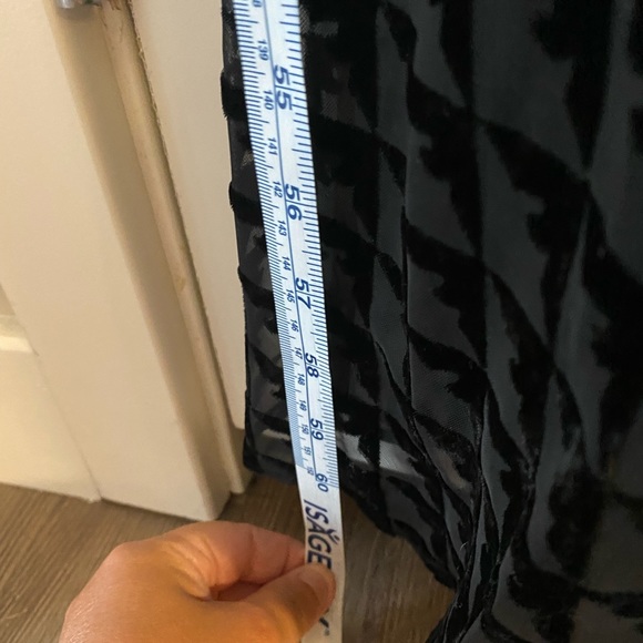 Sleeveless evening gown - Picture 6 of 6